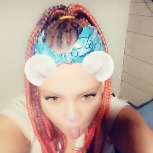 Meet your Posher, Lisa